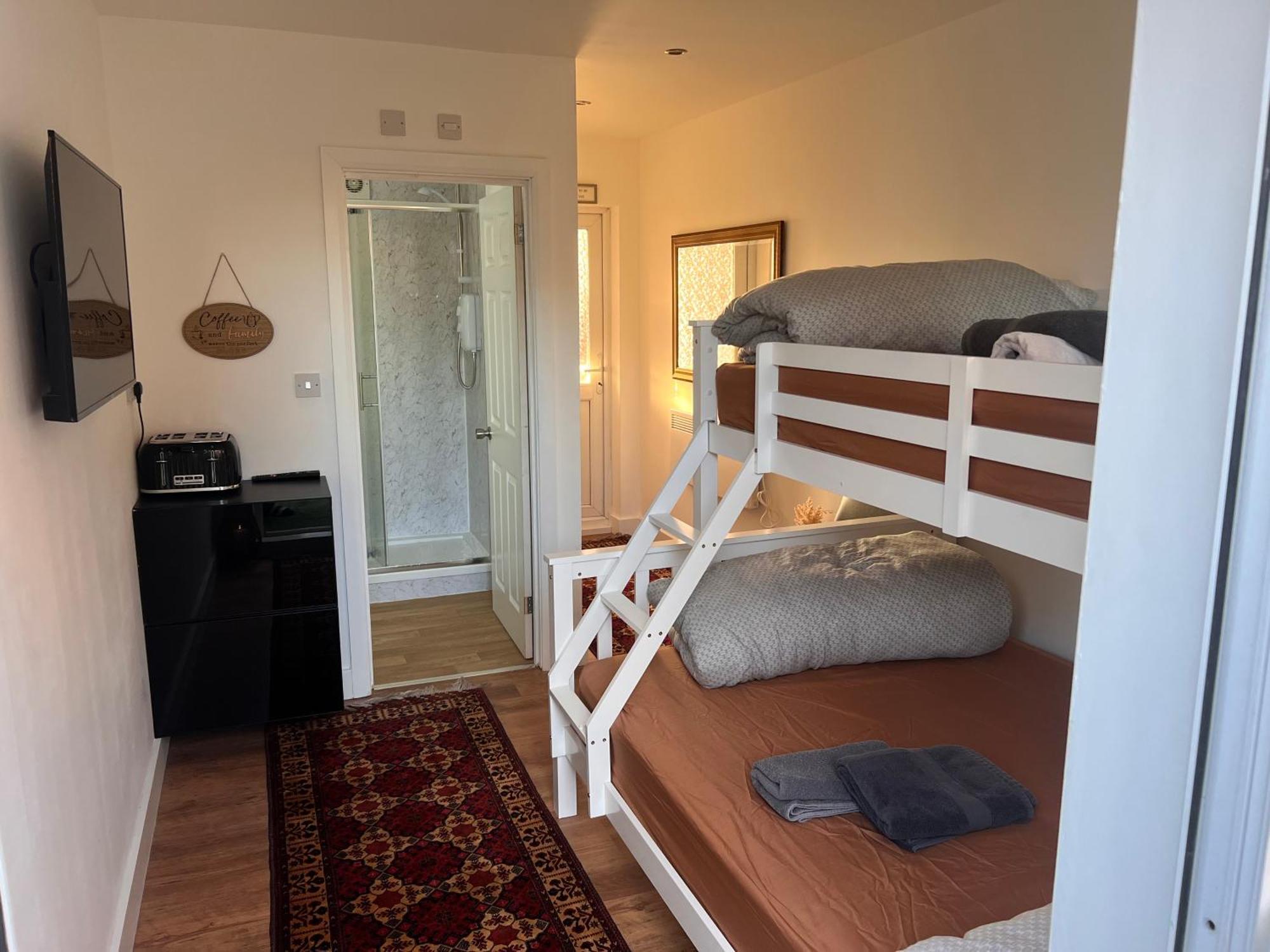 1 Bedroom & Bathroom Dorney Extérieur photo
