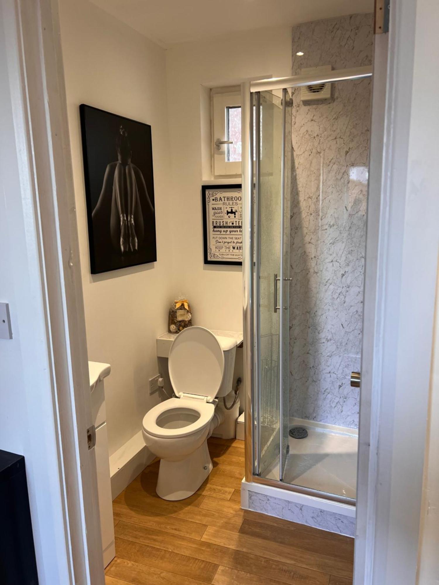 1 Bedroom & Bathroom Dorney Extérieur photo