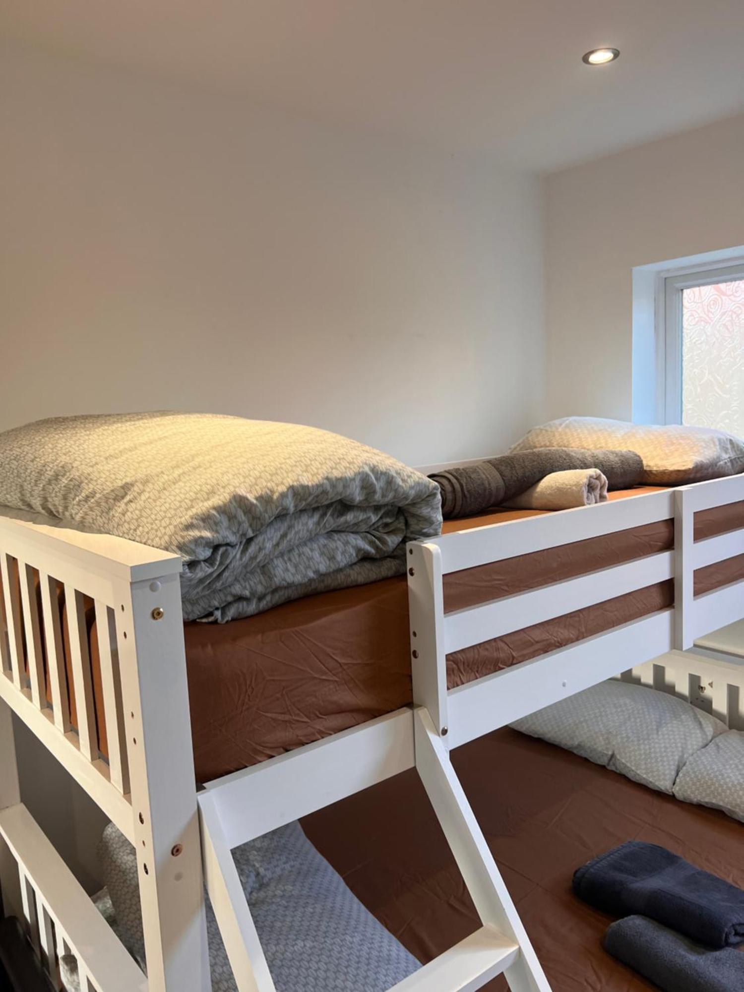 1 Bedroom & Bathroom Dorney Extérieur photo