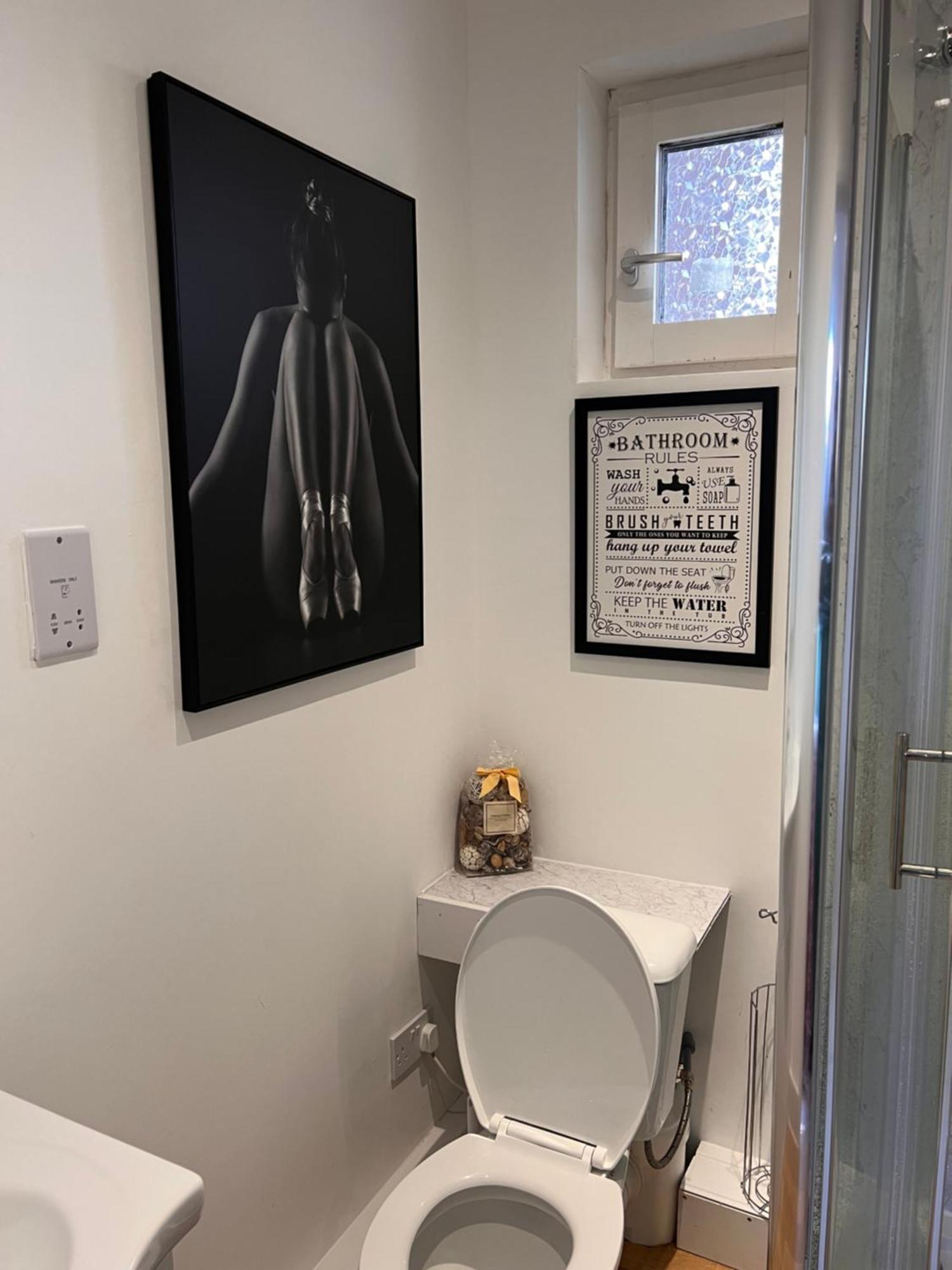 1 Bedroom & Bathroom Dorney Extérieur photo